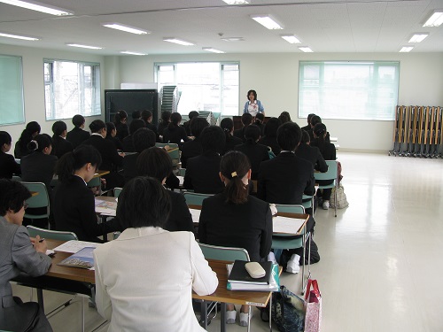 看護学生見学2.jpg